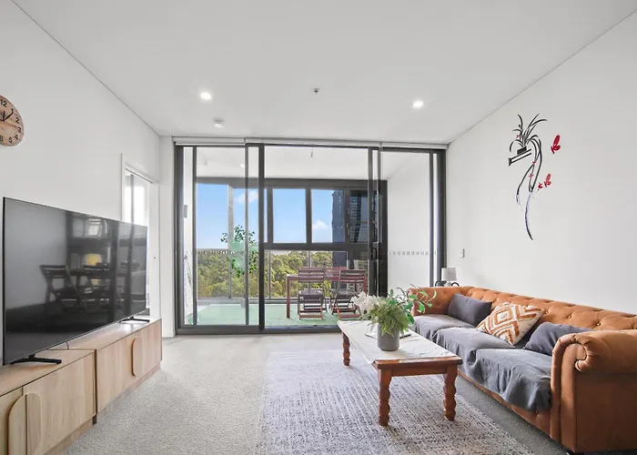Scenic Skyline View2Br Apt Close To Olympicpark