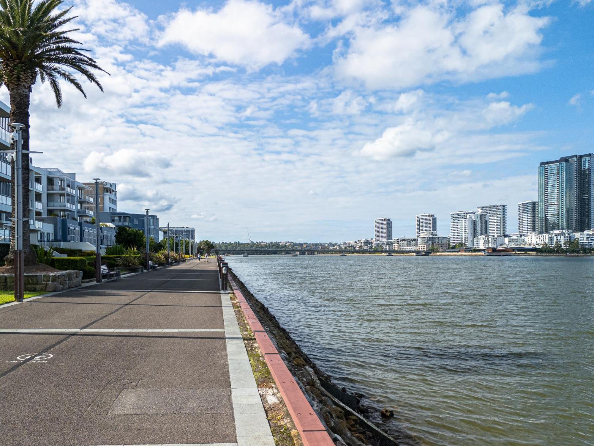 Scenic Skyline View2br Close To Olympicpark *